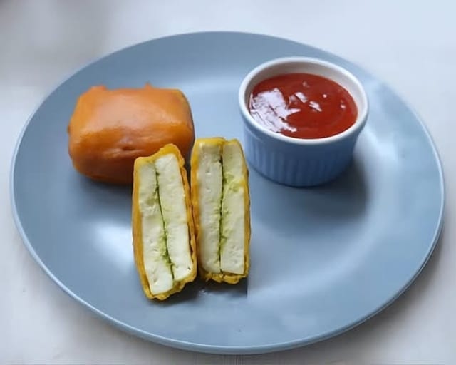 Small Tray  Paneer Pakora.